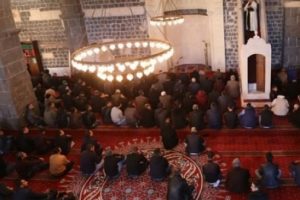 Ulu Camii'de buruk Cuma