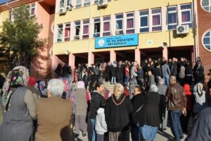 Yakılan okulun &ouml;ğrencilerini istemediler