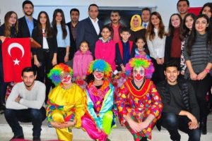 Geleceğin m&uuml;hendisleri minik kalpleri ısıttı