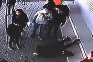 Adana'da dolmuş beklerken &ouml;l&uuml;m yakaladı