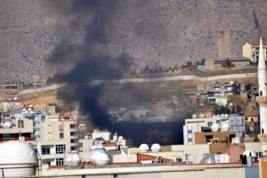 Şırnak'ta &ccedil;atışma ortasında kalan 3 aylık bebek ile dedesi &ouml;ld&uuml;