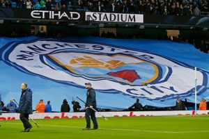 Manchester City logosunu değiştirdi