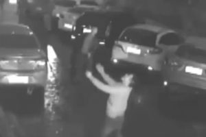 D&uuml;şen kadını yakalayayım derken kendi &ouml;l&uuml;yordu