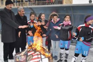 Futbolcu kızlar yedek kul&uuml;besinde ısındı!