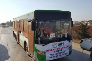 Suriye'de İHH &ouml;nc&uuml;l&uuml;ğ&uuml;nde yaralı değişimi