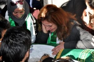 &Ouml;ld&uuml;r&uuml;len Suriyeli gazeteci toprağa verildi
