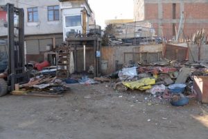 Diyarbakır'da hurda y&uuml;klenmesi sırasında patlama: 1 &ouml;l&uuml;