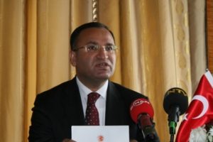 Adalet Bakanı: B&ouml;l&uuml;c&uuml;l&uuml;k itirafıdır, ihanettir, su&ccedil;tur