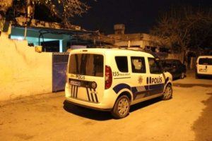 Boşandığı eşinin evine molotof attı