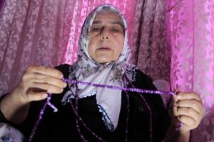 Parası buhar olan medyum bankaya dava a&ccedil;tı