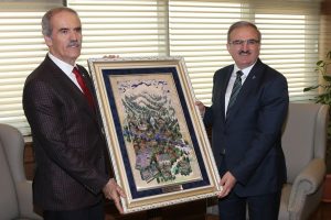 Bursa'da Vali Karaloğlu'ndan Altepe'ye "hayırlı olsun" ziyareti