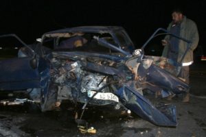 İzmir'de feci kaza: 3 &ouml;l&uuml;, 3 yaralı