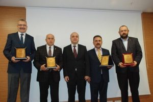 Bursalı sağlık bağış&ccedil;ılarına &ouml;d&uuml;l
