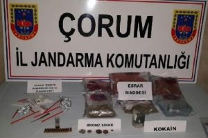 &Ccedil;orum'da uyuşturucu madde ve tarihi eser operasyonu