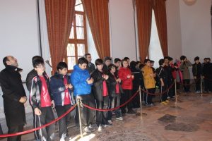 Bursa'da tarih dersini Osman Gazi'nin huzurunda yaptılar