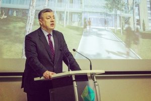 G&uuml;rcistan'da yeni başbakan g&uuml;venoyu aldı