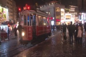 Taksim beyaza b&uuml;r&uuml;nd&uuml;