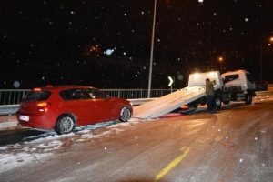 Bursa Uludağ'a bir gecede 30 santim kar yağdı
