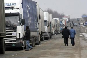 Binlerce TIR şof&ouml;r&uuml; yeni yıla Irak'ta mahsur giriyor