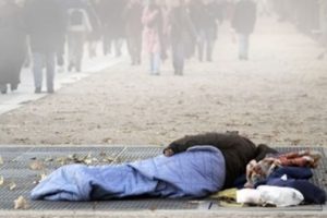Bursa'da sokakta kalan birini g&ouml;r&uuml;rseniz hemen bu numaraları arayın!