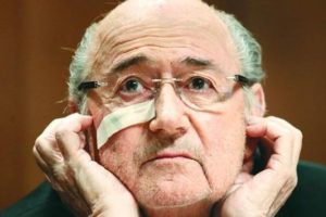 Sepp Blatter: FIFA merkezine girmem bile yasak