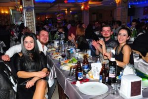 Manisa'da coşkulu yeni yıl eğlencesi