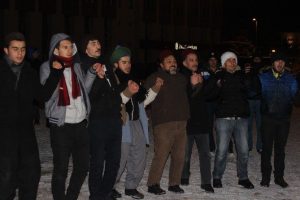 Yeni yıla zikir &ccedil;ekerek girdiler