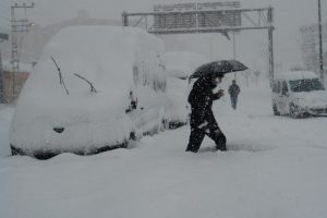 Y&uuml;ksekova'da hayat durma noktasına geldi