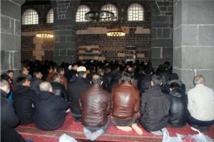 Bir ay sonra Cuma namazı