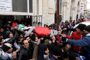 İsrail alıkoyduğu 23 Filistinlinin cenazesini verdi