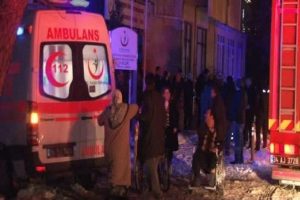 İstanbul Ataşehir'de Fatih Sultan Mehmet hastanesinde yangın &ccedil;ıktı