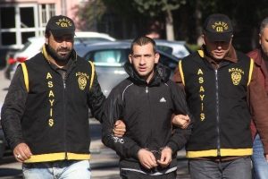 Yakalanan gasp&ccedil;ı su&ccedil;u arkadaşına attı