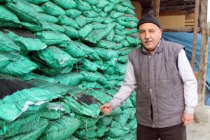 Bursa'da doğalgazla ısınamayanlar bir bir sobaya ge&ccedil;iyor