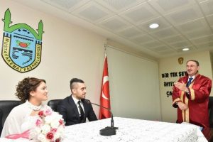 Bursa'da yeni yılın ilk g&uuml;n&uuml;nde d&uuml;nyaevine girdiler