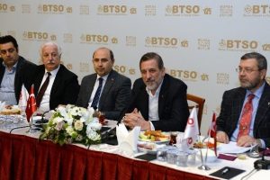 "&Uuml;lkemizin savunma sekt&ouml;r&uuml;ndeki 'milli' duruşunu fırsata &ccedil;evirmeliyiz"