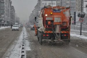 Sivas'ta 139 k&ouml;y yolu kardan kapandı