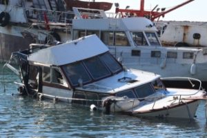 &Ccedil;anakkale'de balık&ccedil;ı teknesi battı: 1 &ouml;l&uuml;