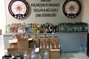 Polisten ka&ccedil;ak i&ccedil;ki operasyonu: 2 g&ouml;zaltı