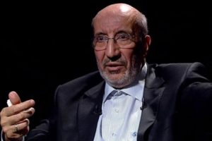 Dilipak: "Bizimkiler acemi, yerken &uuml;stlerine başlarına d&ouml;k&uuml;yorlar"