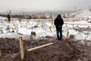Sur'da &ouml;len kadın Elazığ'da toprağa verildi