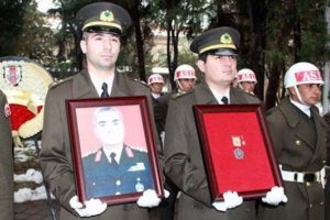 Emekli Orgeneral Sabri Yirmibeşoğlu i&ccedil;in t&ouml;ren d&uuml;zenlendi