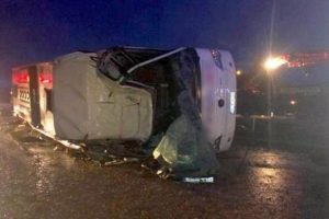 Konya yolunda yolcu otob&uuml;s&uuml; devrildi: &Ouml;l&uuml; ve yaralılar var