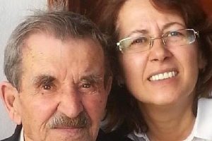 Bursa'da son m&uuml;badil, doğduğu Preveze'den gelen zeytin dalı ile toprağa verildi