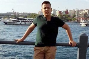 Odasına koyduğu k&ouml;m&uuml;r kovası sonu oldu!
