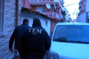 İzmir'de korsan g&ouml;steri yapan 4 kişi g&ouml;zaltında