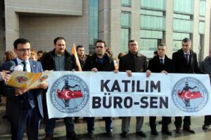 Adliye &ccedil;alışanlarından "Adliye'de adalet istiyoruz" eylemi