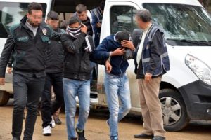 Adana'da 27 'torbacı' tutuklandı
