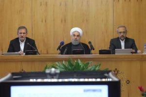 Ruhani'den gerilimi yumuşatacak hamle