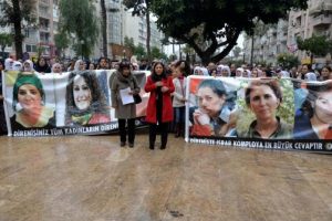 Mersin'de 3 kadının &ouml;ld&uuml;r&uuml;lmesine tepki