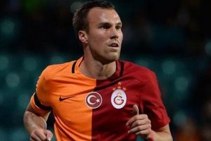Grosskreutz resmen Stuttgart'da